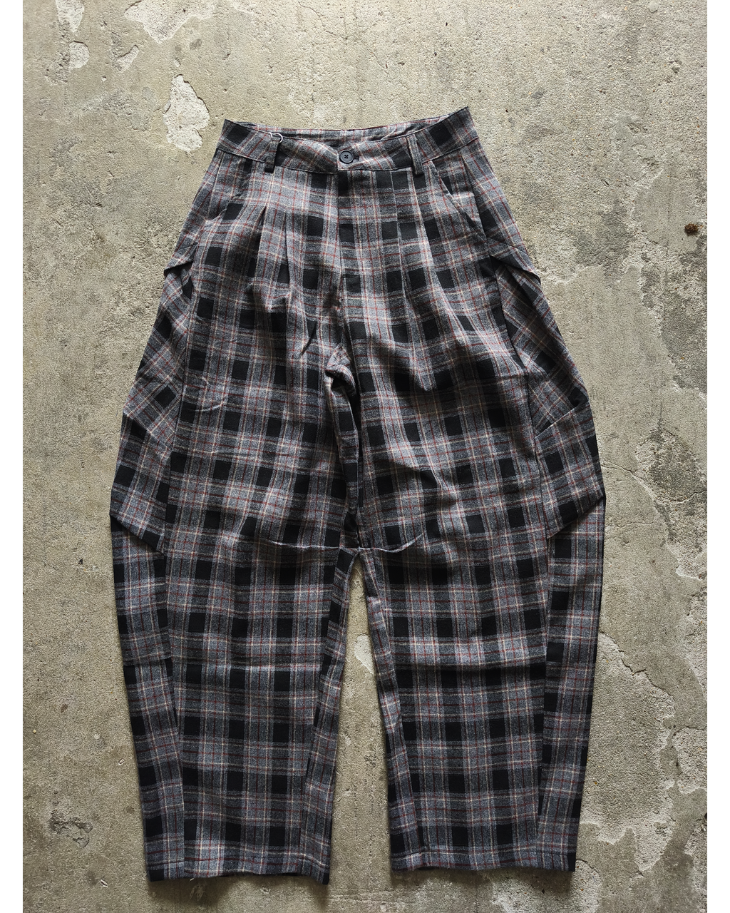 Pantalon barrel à motif tartant