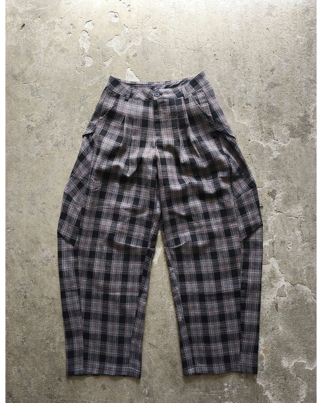 Pantalon barrel à motif tartant